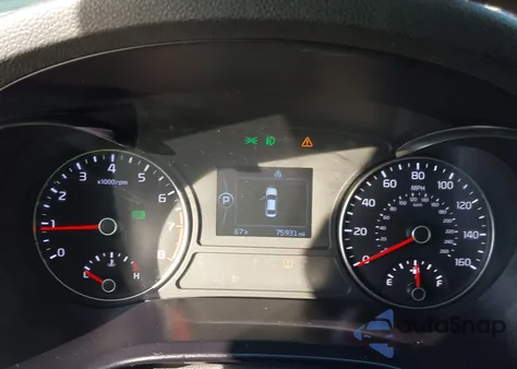 2018 Kia Optima S z USA, uszkodzony, nr VIN 5XXGT4L32JG244509